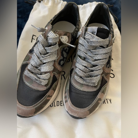 GOLDEN GOOSE SIZE 35 - WORN 1X - LIKE NEW - RUNNING - Picture 3 of 11